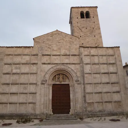 לינה וארוחת בוקר Terra Di Mezzo 3*