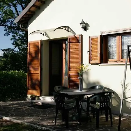 Terra Di Mezzo לינה וארוחת בוקר 3*