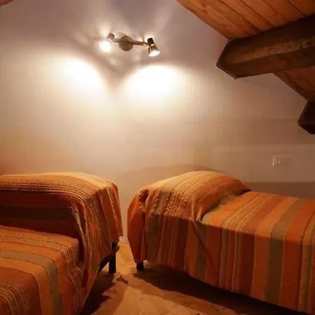 Terra Di Mezzo Bed & Breakfast 3*