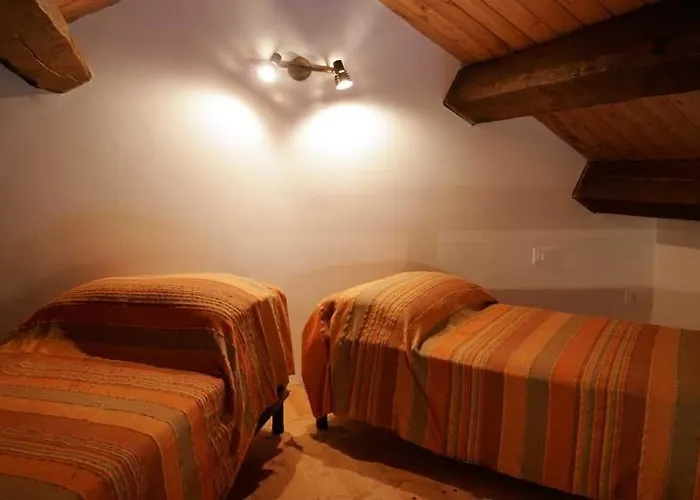 Terra Di Mezzo Bed & Breakfast 3*